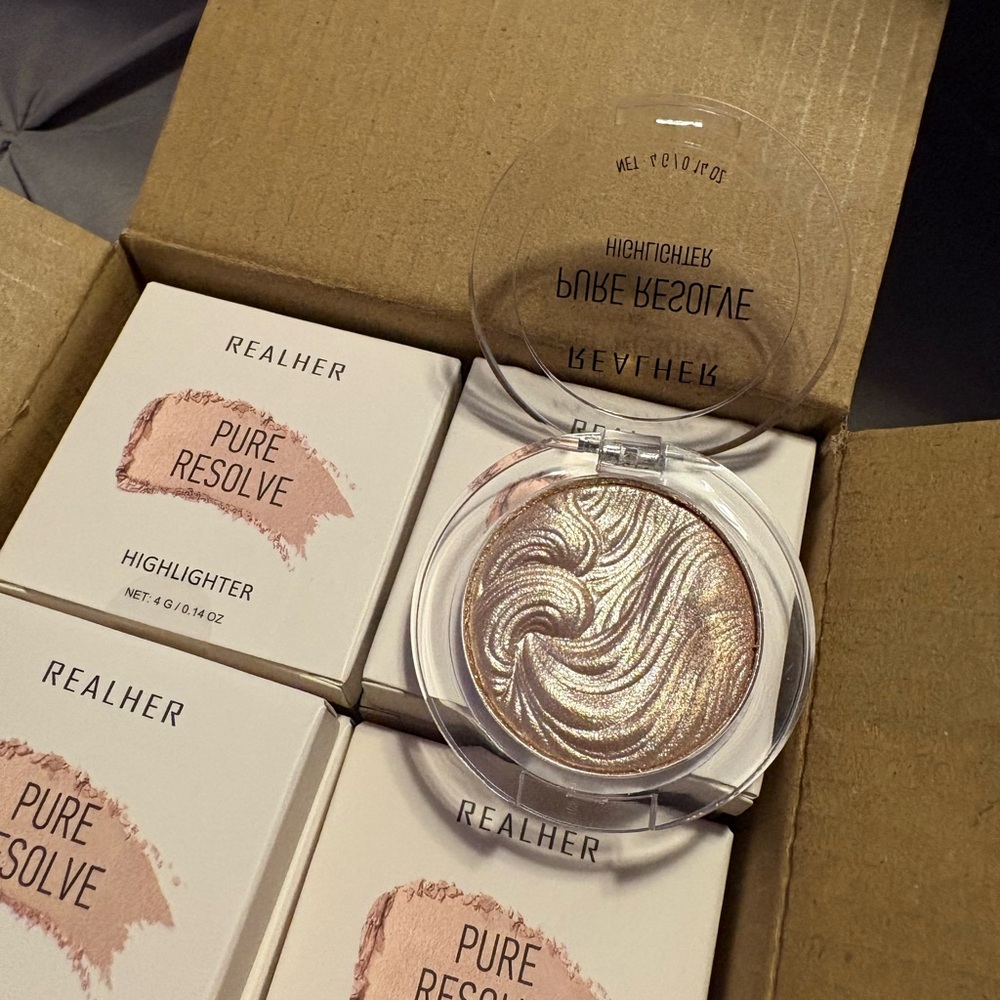 RealHer Pure Resolve Highlighter - Radiant Gold